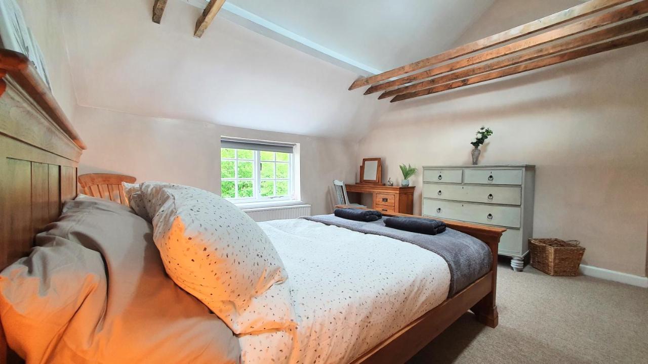 Glenfield Cottage - Secluded Luxury Deep In The Oxfordshire Countryside Wilcote Exterior foto